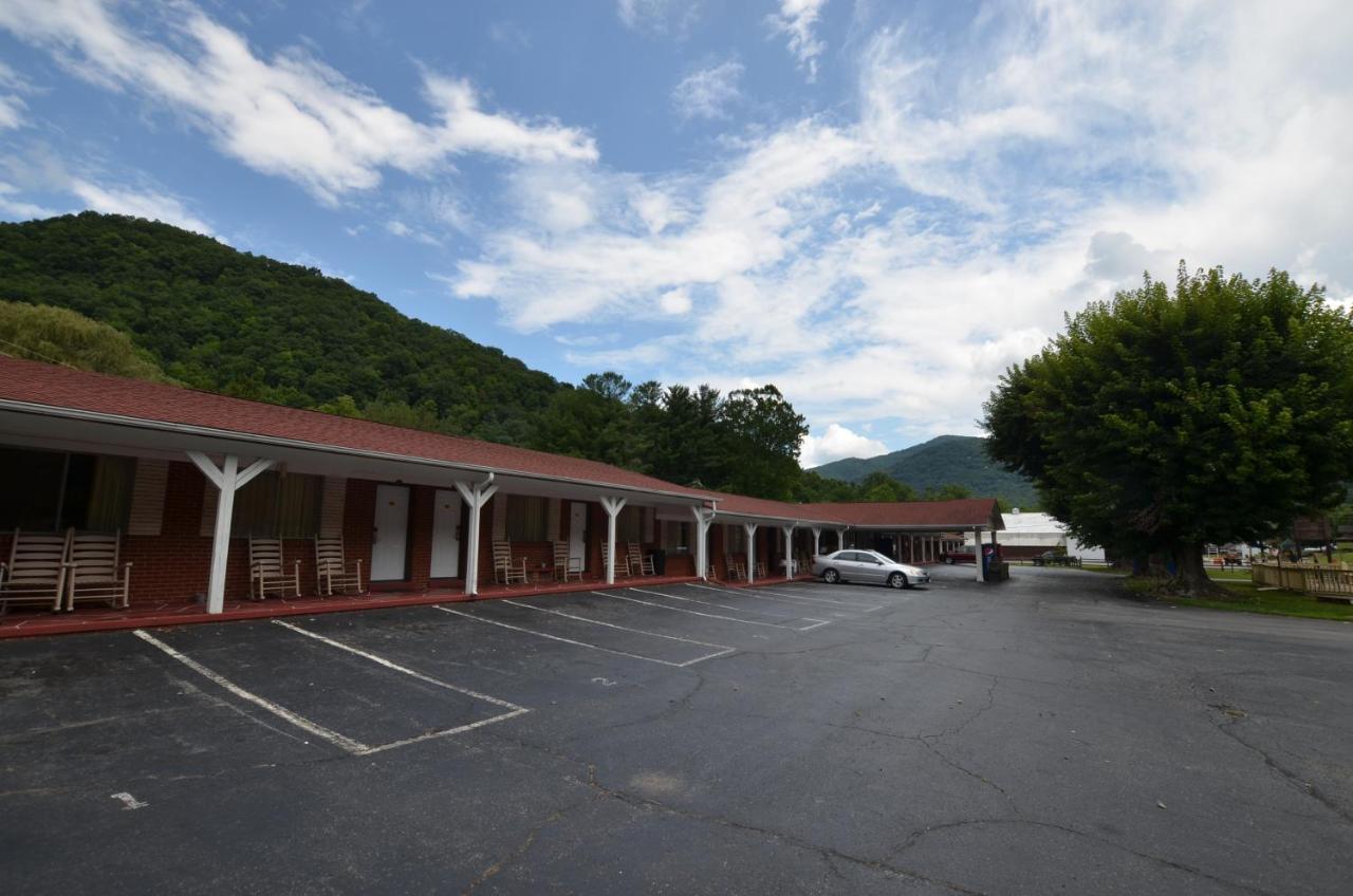 Travelowes - 2* Maggie Valley